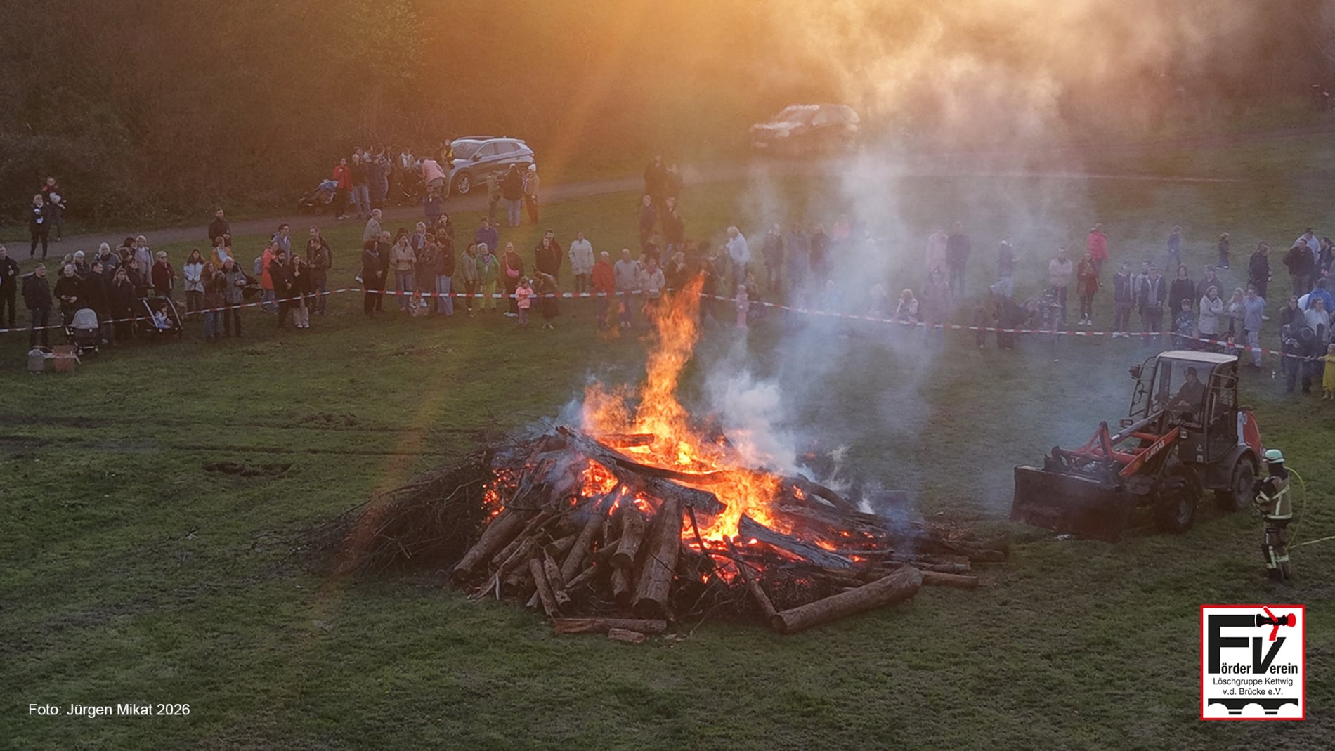 Löschgruppe vor der Brücke Osterfeuer 2026