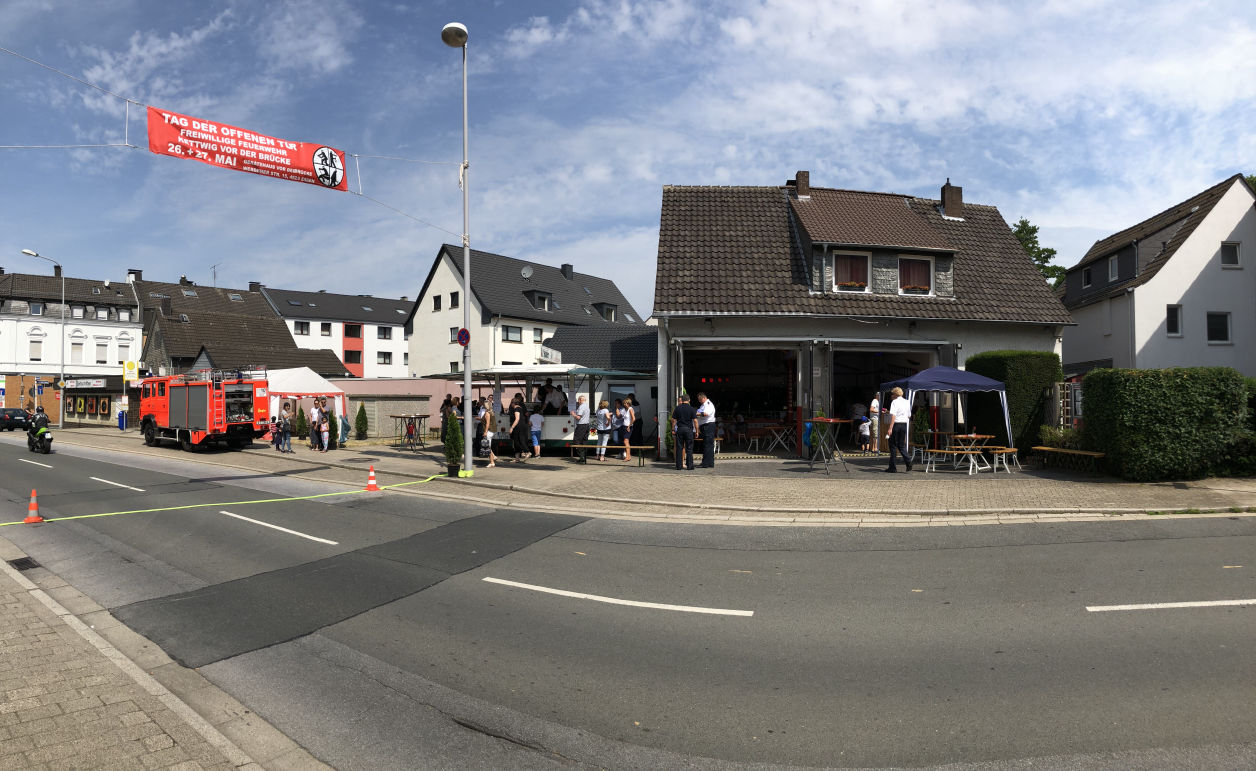 Tag der offenen Tür Feuerwache FFW Kettwig v.d. Brücke